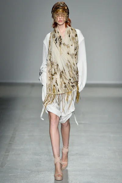 Look 11